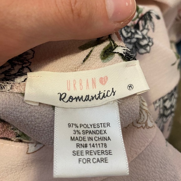 Pink Peep Hole Floral Blouse - Picture 3 of 5